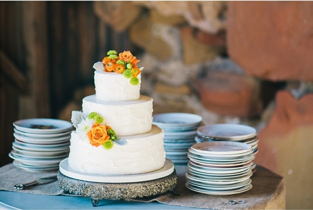 tårta små bröllop vita gula rosor