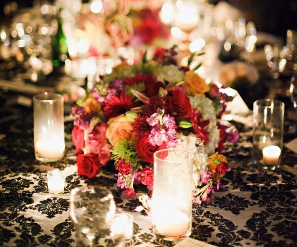 Retro-bordsduk-färgglada-blommor-bröllop-på-hösten