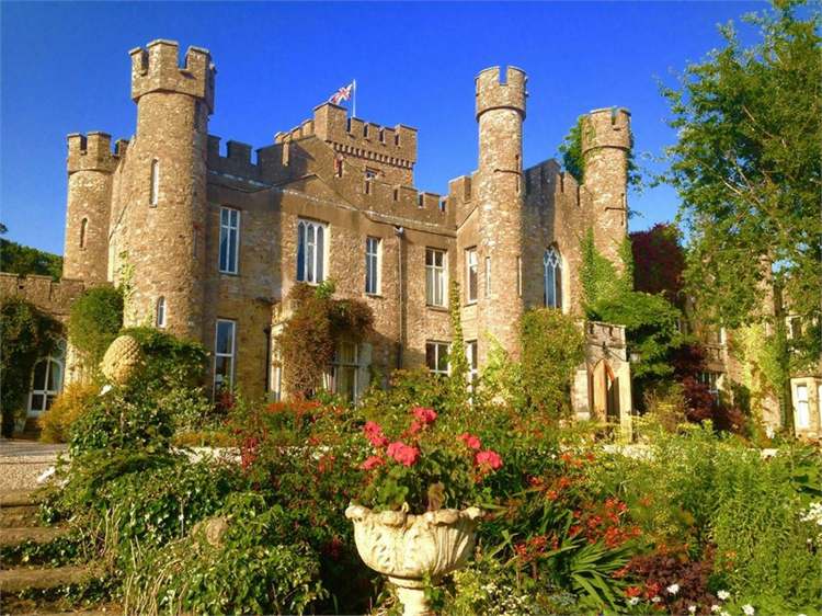 I slottsbröllopet Augil Castle England romantiska slott drömbröllop