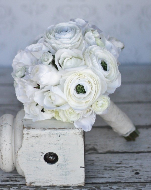 små-blommor-bukett-vita-idéer-dekoration