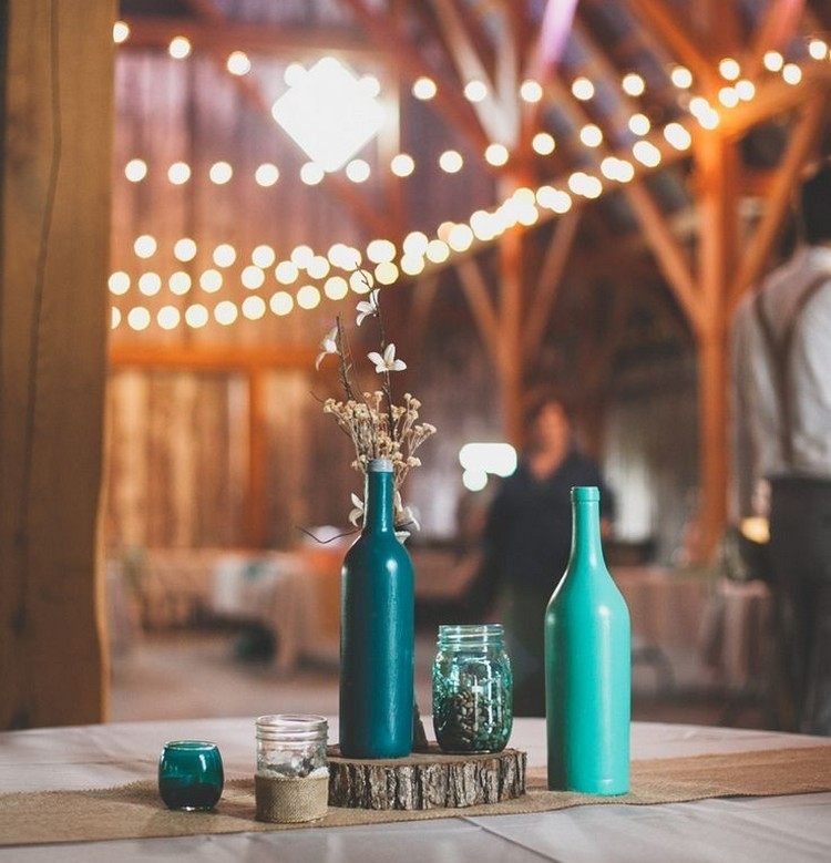 bröllop-dekoration-bord-grönmålade-flaskglas