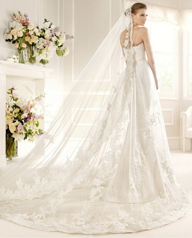 slöja spets underbar vit bröllopsklänning design