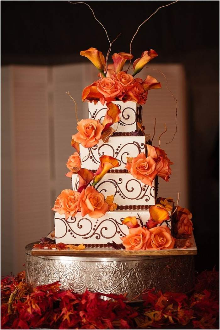 idé-bröllop-tårta-höst-apelsin-blommor-choklad-dekorationer