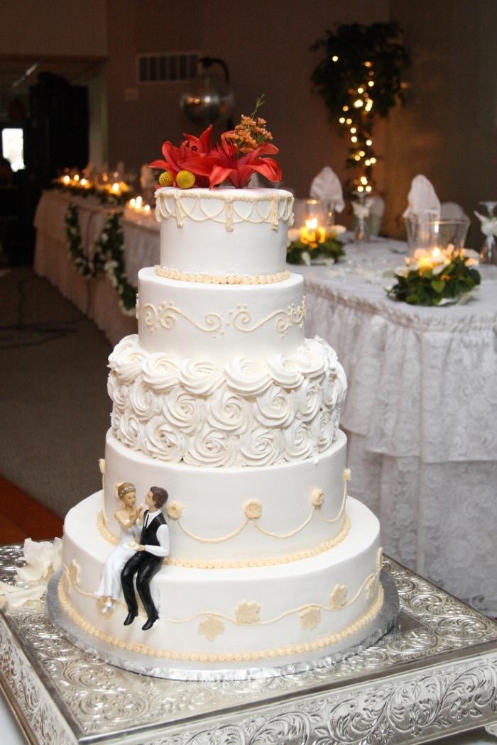 bröllopstårta-höst-vit-fondant-elegant