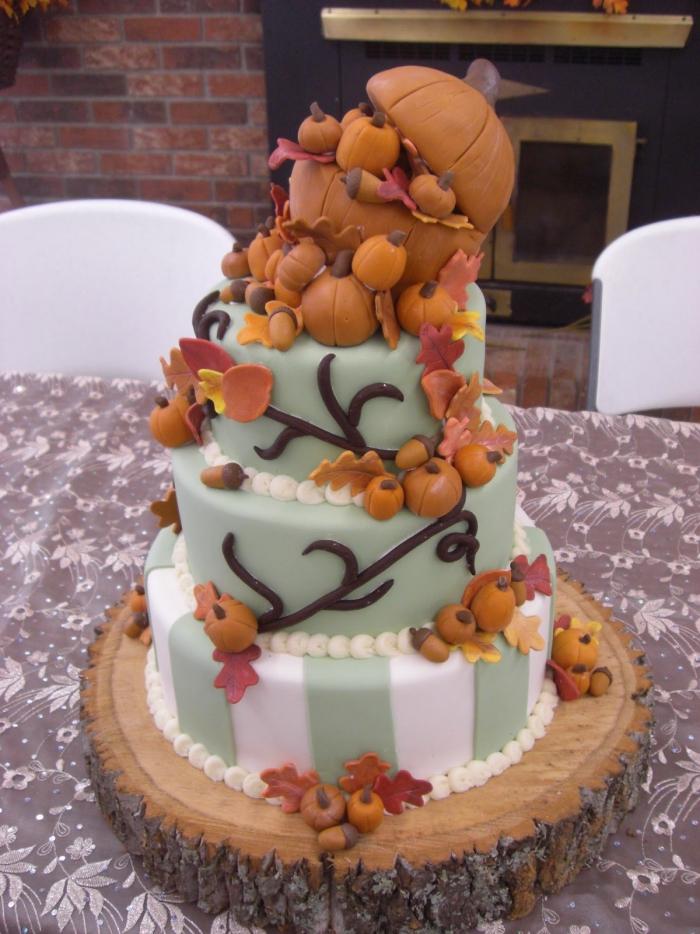 bröllop-tårta-höst-mint-grönt-vitt-litet-pumpasocker