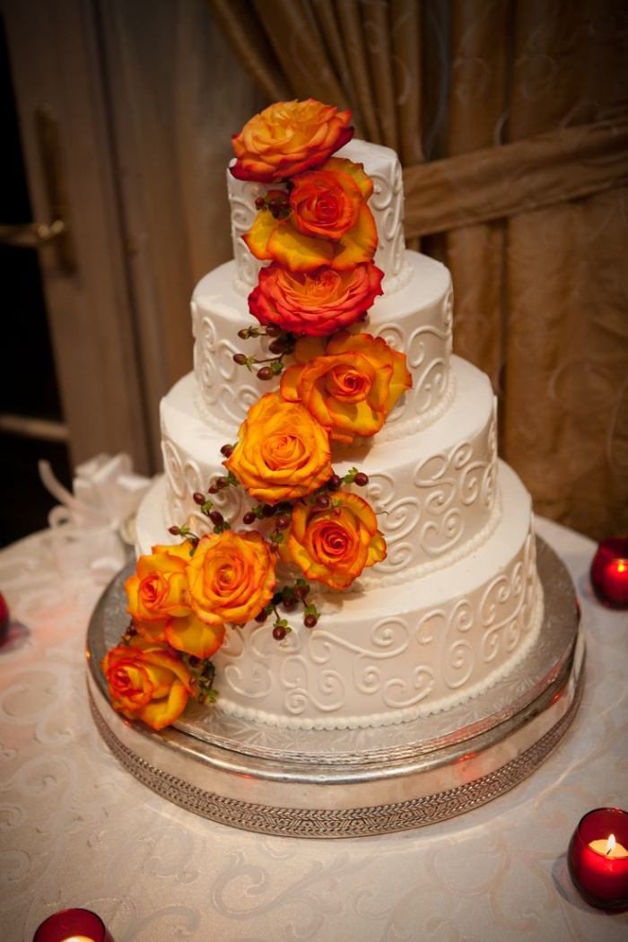 bröllop-tårta-höst-4-tier-krans-apelsin-rosor