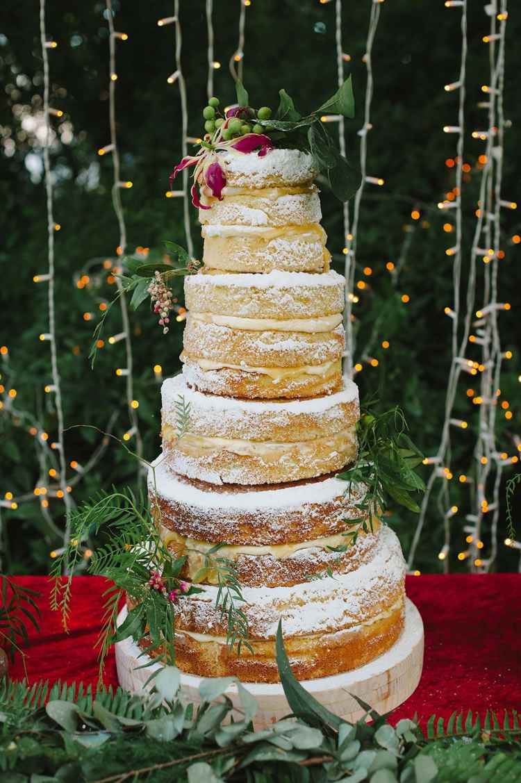 bröllopstårta utan fondant high-creme-icing-sugar-cake-base-staplar