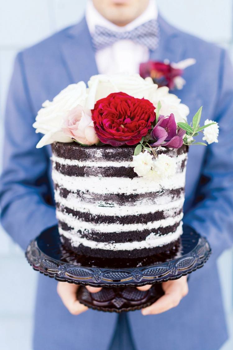 bröllop-tårta-fondant-brudgum-tårta-mörk-choklad-glas-tallrik-pingst-vår