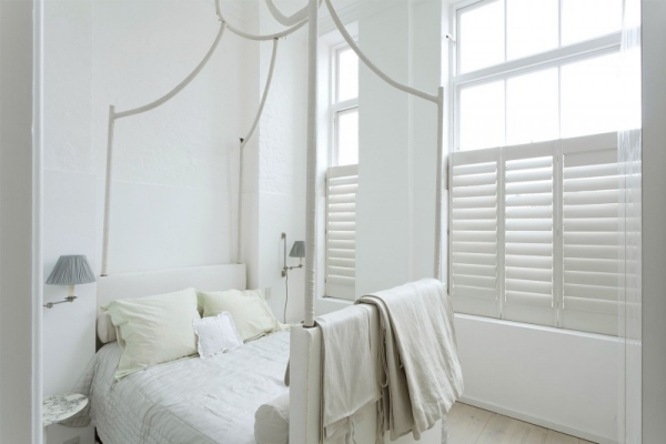 lyxiga lägenheter london white bedroom himmelssäng