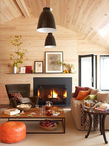 höst-vardagsrum-trä väggbeklädnad-varma färger