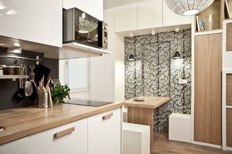 Trä bänkskivor kök-modern-vit-fronter-svart-vägg färg