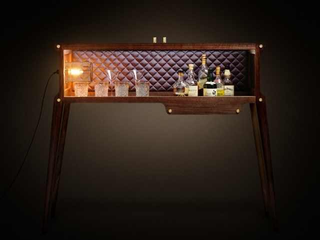 designer-house-bar-whisky-wood-berry-cover-back