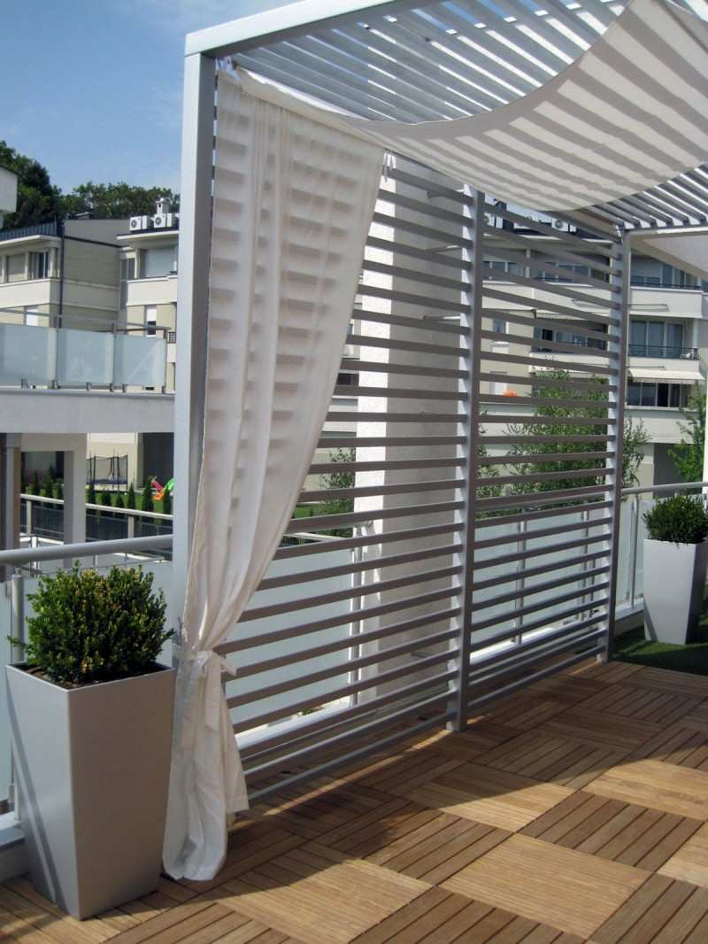 träplattor på balkongen modern design integritet gardin vit