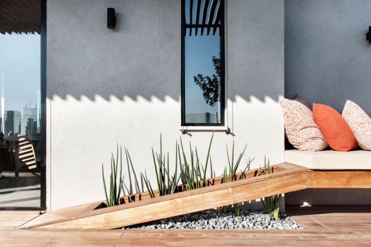 Trä för terrass -moderna-skördetröskor-växter-torka-tolerant-sol