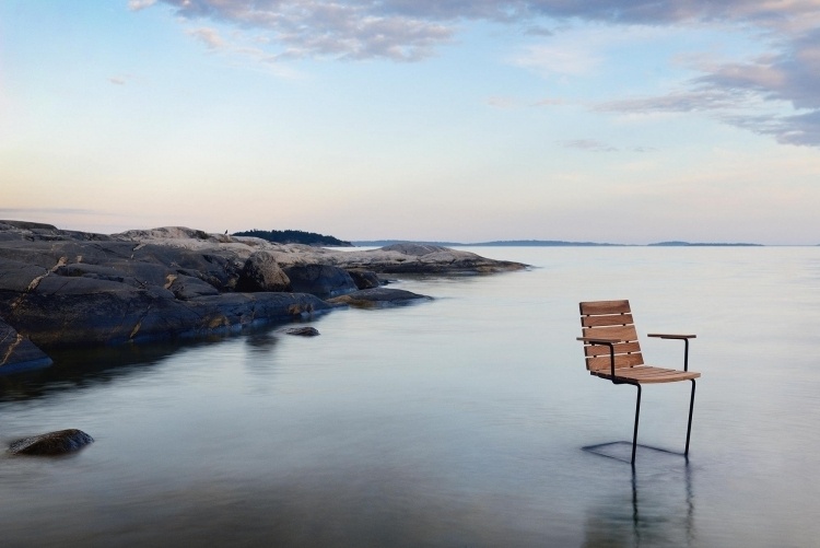 Trädgårdsmöbler -grinda-teak-stol-Skargaarden-hav-solnedgång