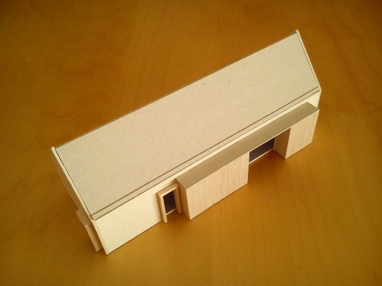 trä-klinker-tegel-modell-hus-kartong-designer-projekt-modern