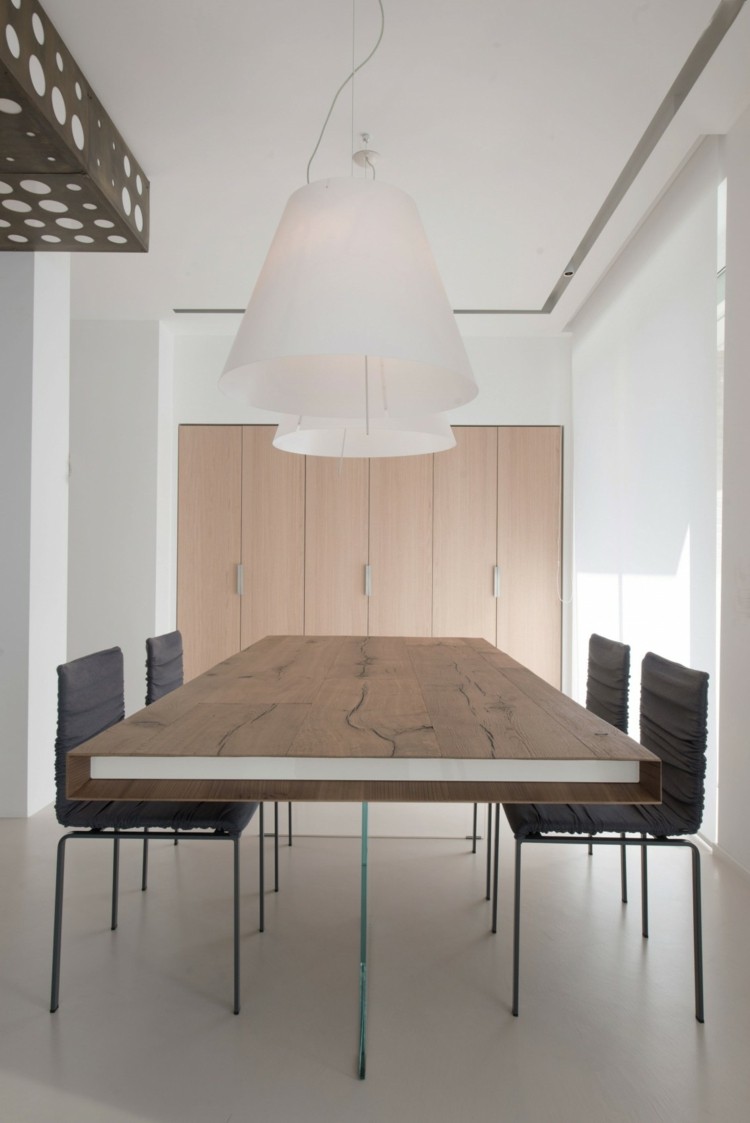 trä-hylla-rum-avdelare-matsal-möbler-stolar-svart-inbyggt skåp