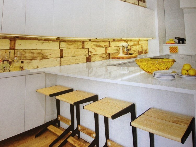 tapet-trä-trä-look-kök-modern-vit-högglans-gul-dekoration-minimalistisk