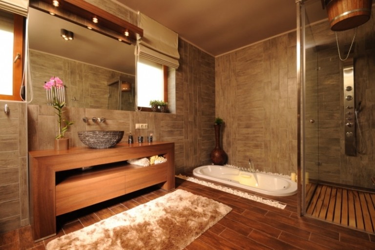Trägolv-badrum-idéer-golv-nivå dusch-våt område design