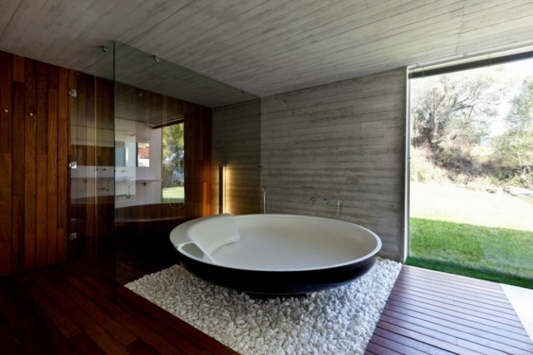 Trägolv-badrum-modernt-fristående badkar