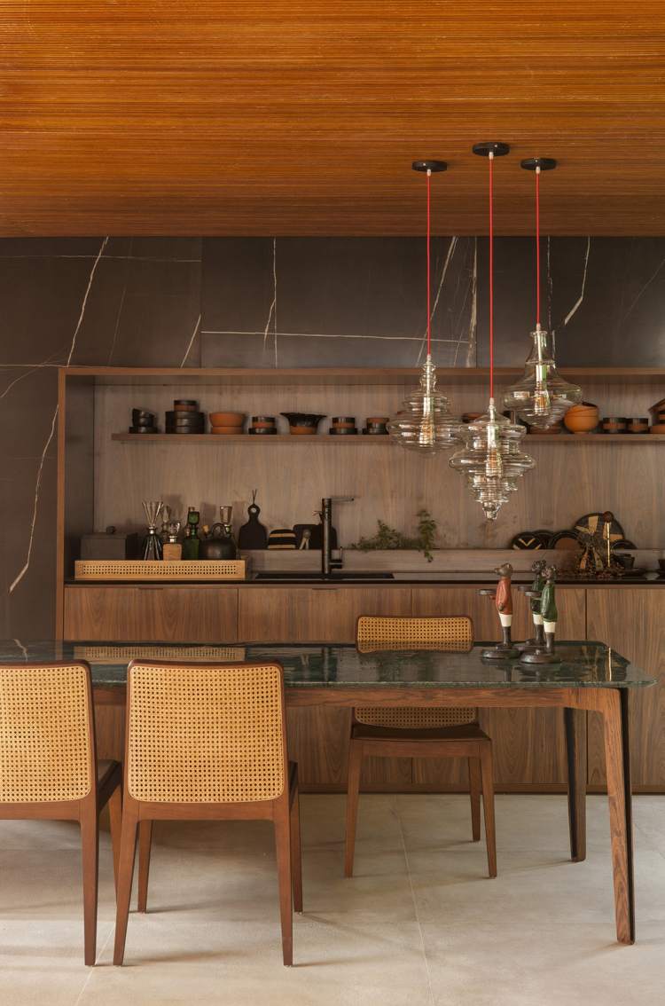 modernt trä kök tonett stolar matbord exotiskt