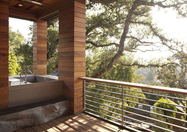 Red Cedar House i California Terrace