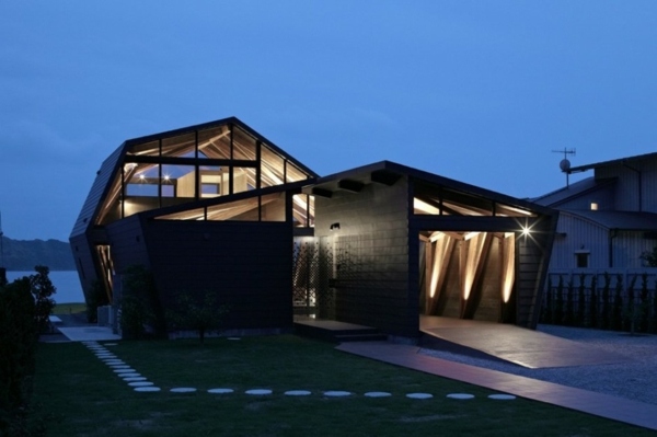 Trähus garage-modern arkitektur