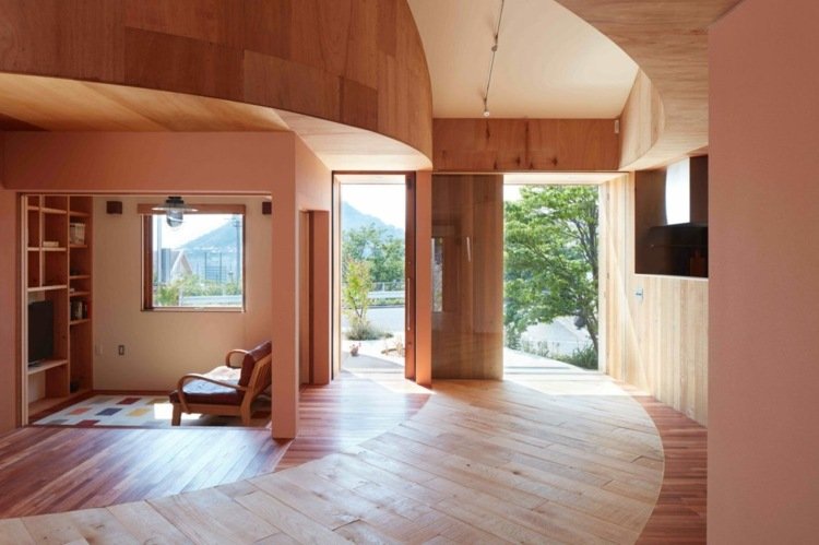 träbeklädnad i huset modern-möblering-runda-väggar-tak-design