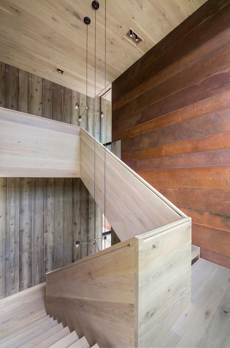 träbeklädnad-inuti-utsida-minimalistisk-trappor-corten stål-väggbeklädnad-rost