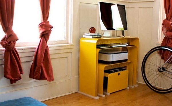 litet-hemmakontor-gult-skåp-modernt
