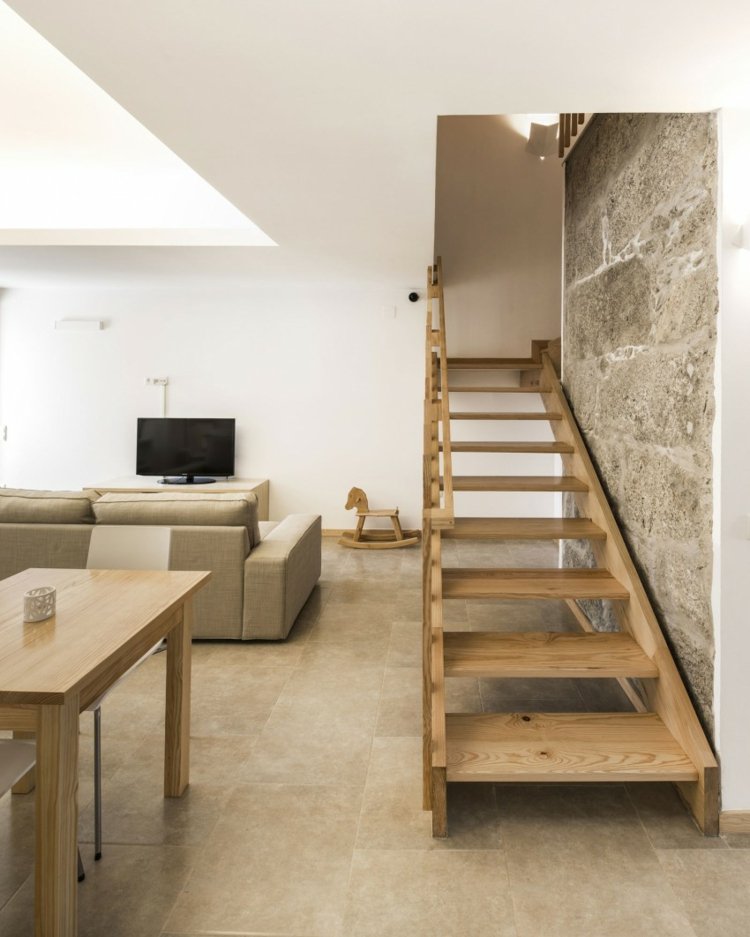 Hotel Porto möbler vardagsrum idéer trätrappor stenmur