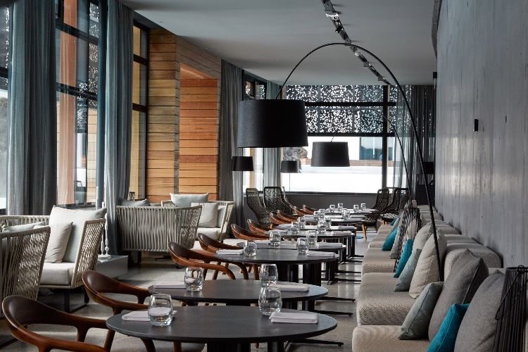 hotell med termalbad på Island utdöda vulkaner blå lagun välbefinnande lyxig frukostrestaurang