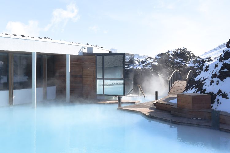hotell med termalbad på Island utdöda vulkaner blå lagun välbefinnande design lyx natur semester semester hälsa medicinskt vatten