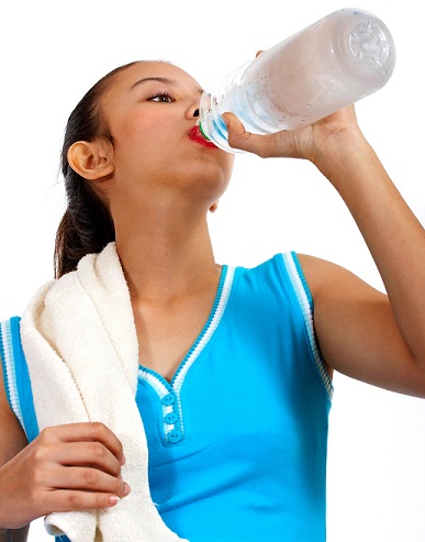 juo vettä vatsan rasvan vähentämiseksi 7 päivässä