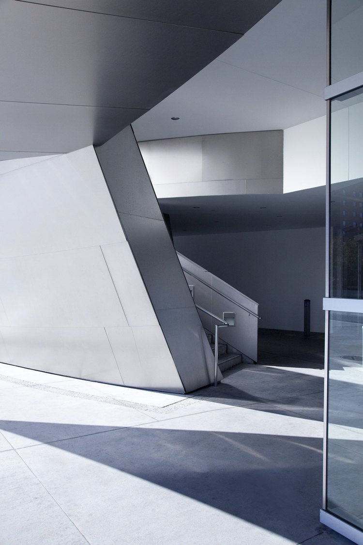 HPL -paneler grå matt byggnad exponerat betonggolv