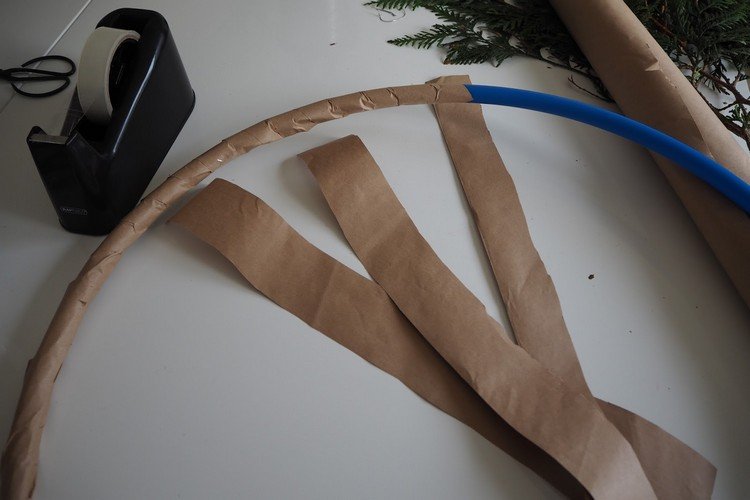 hula hoop med pappersinpackningsinstruktioner