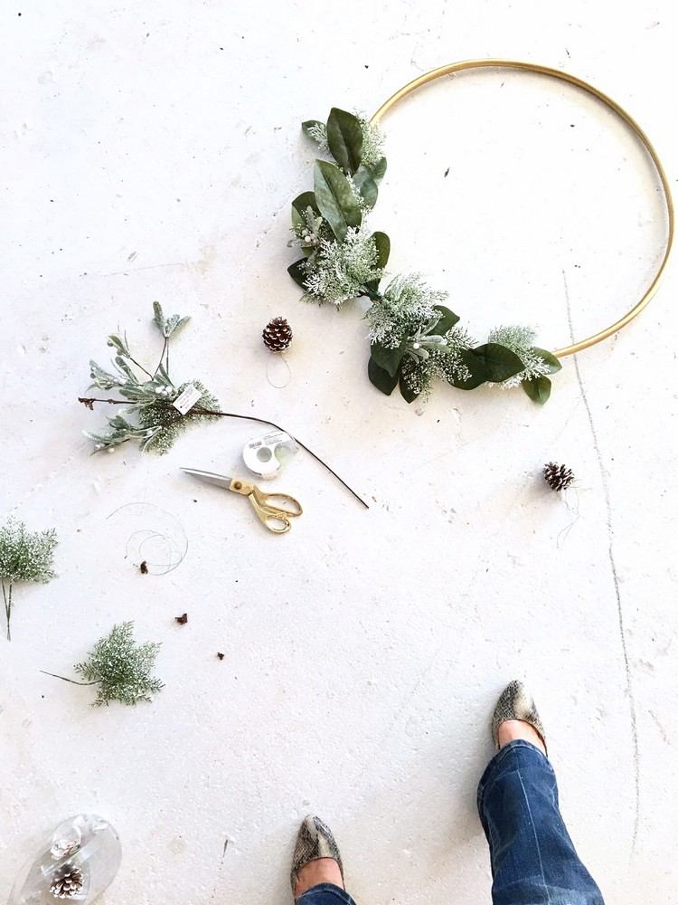 DIY hängande dekoration vinter hula hoop