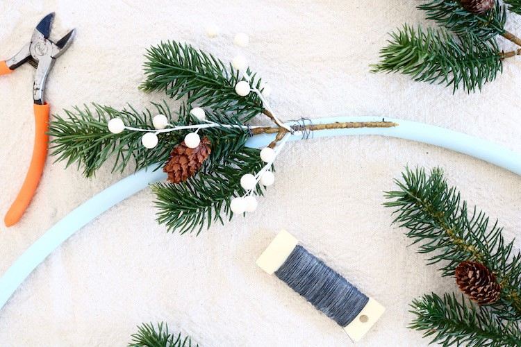 hula hoop däck dekorera vinter deco grangrön