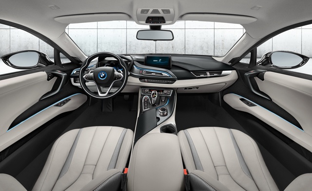 BMW-i8 Hybrid Sportsman mittkonsol med utsikt över rummet
