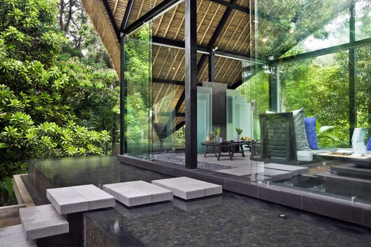 idé-trädgård-damm-design-betong-steg-plattor-grus-vatten-oändlighet