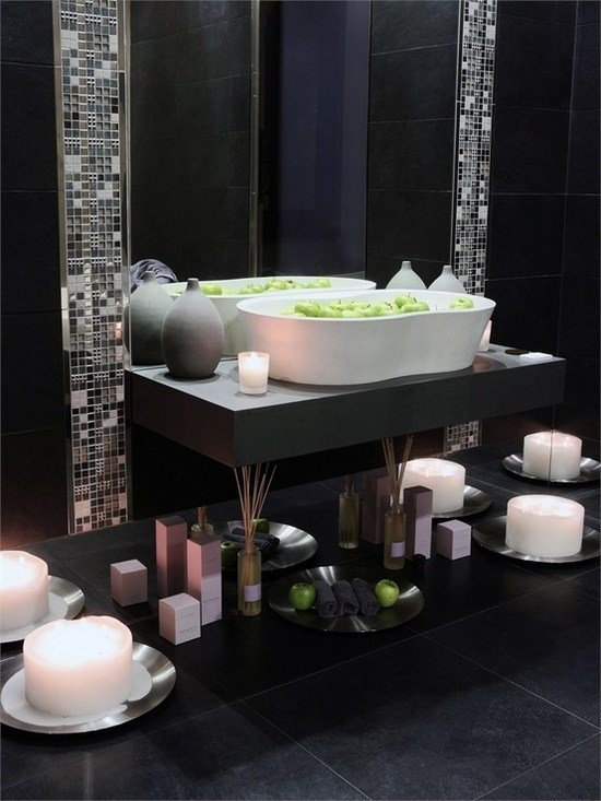 Idéer för badrumsplattor svart mosaik accent fåfänga