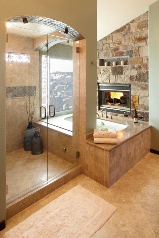 idéer-badrum-inredning-bad-område-glas-dusch-dörr-inbyggd-eldstad-fasad-sten