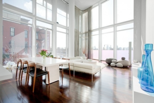 inredningsidéer för rum med högt i tak minimalistisk