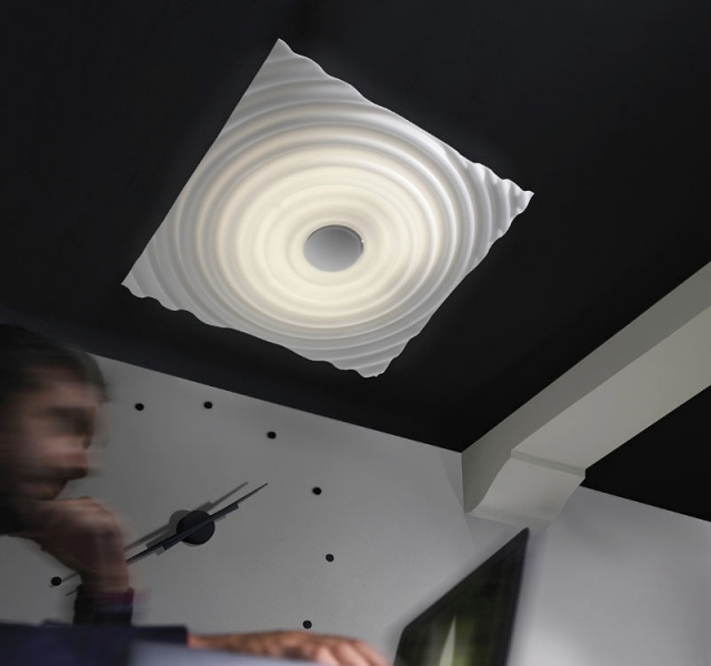 Plexiglas taklampa vågig struktur oNDAS-Miguel Ángel-Ciganda