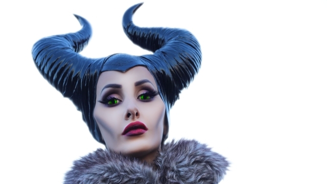 Maleficent-the-dark-fairy-ideas-halloween-kostymer-make-up-djävulska