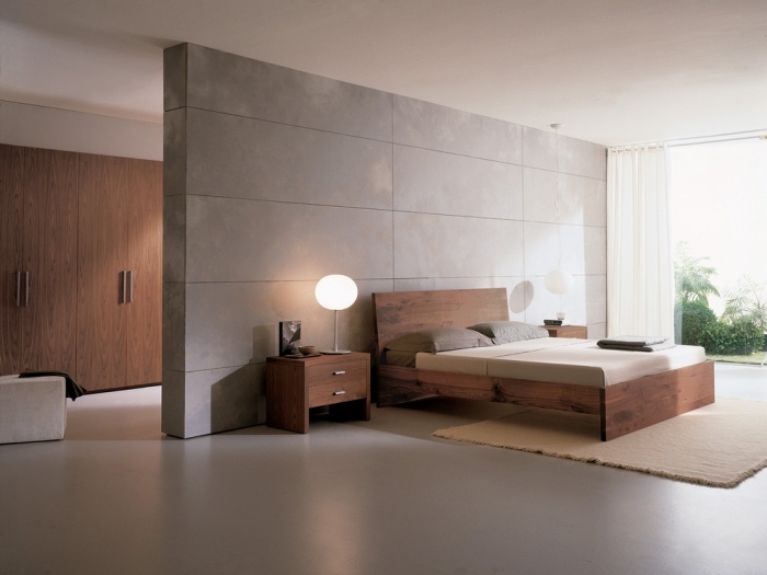 Sovrumsmöbler, träsäng, sängbord, väggpaneler, betongutseende