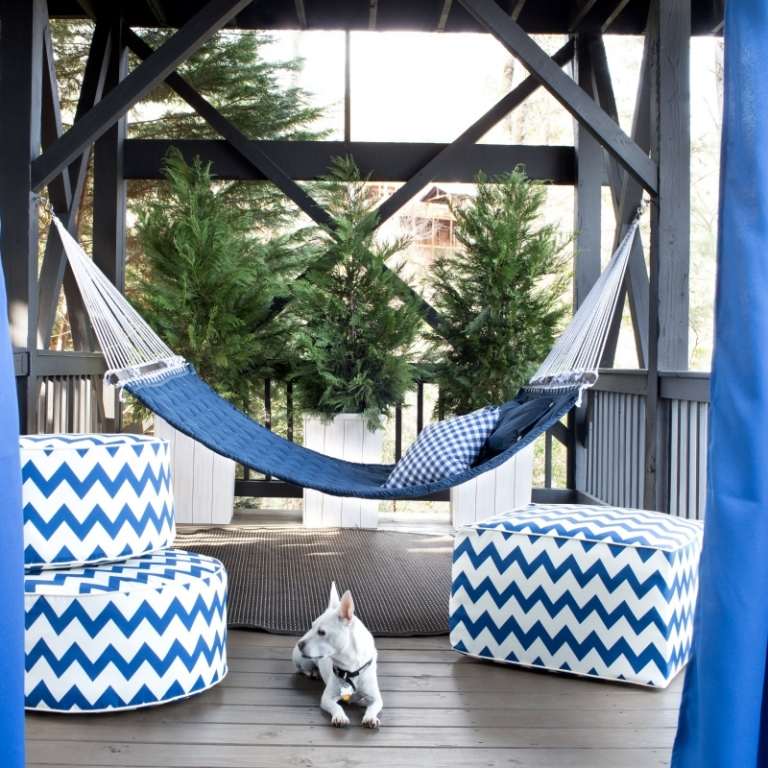 Idéer-terrass design-beanbag-zig-zag-mönster-hängmatta-hayneedle