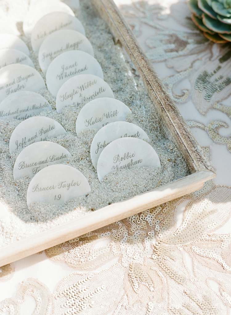 strandbröllop namnlappar platshållartabell