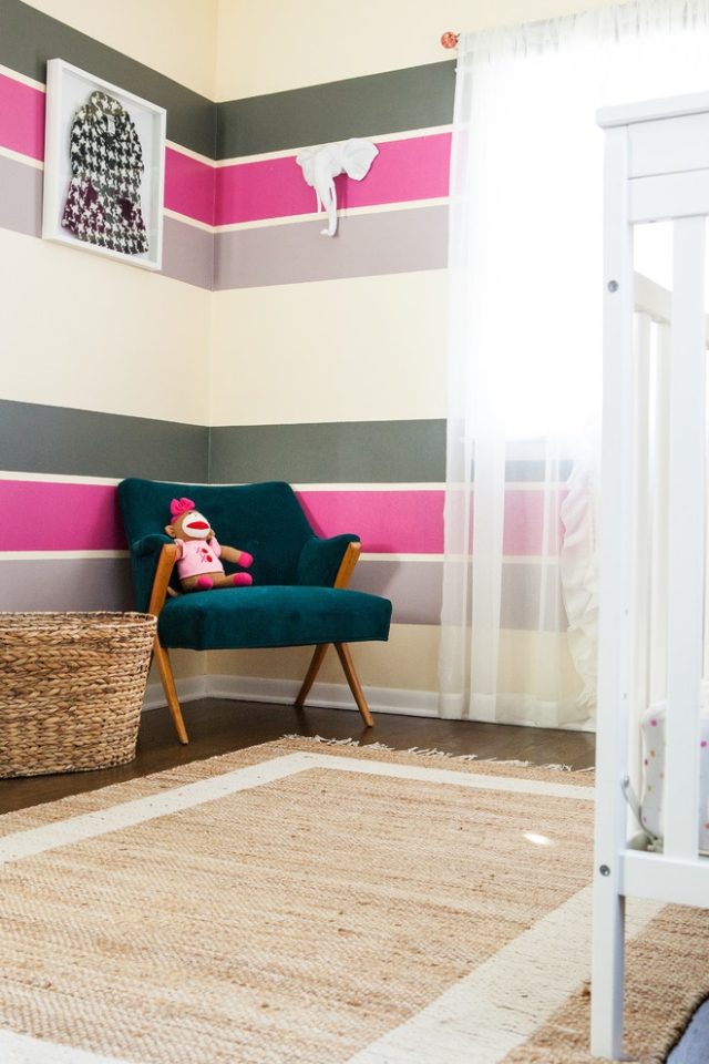 Färg-design-plantskola-design-pepp-för-väggar-ränder-rosa-grå