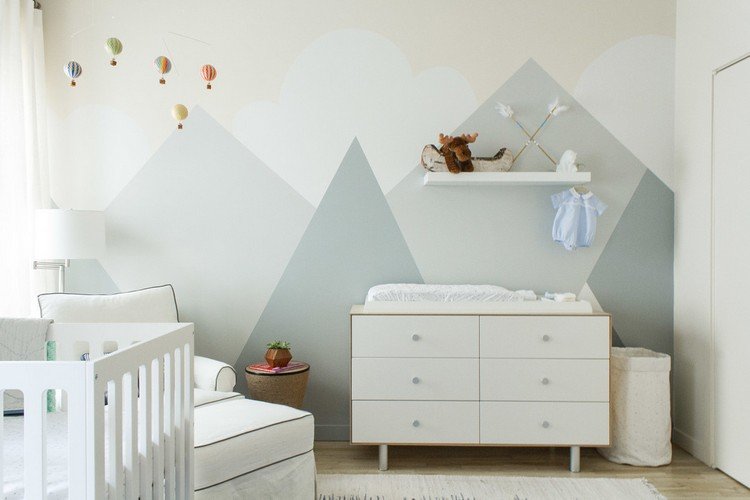 Väggdesign med färg barnrum-ljus-toner-inredning-väggmålning-berg